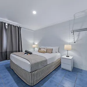 Apartment Airlie Sun & #5