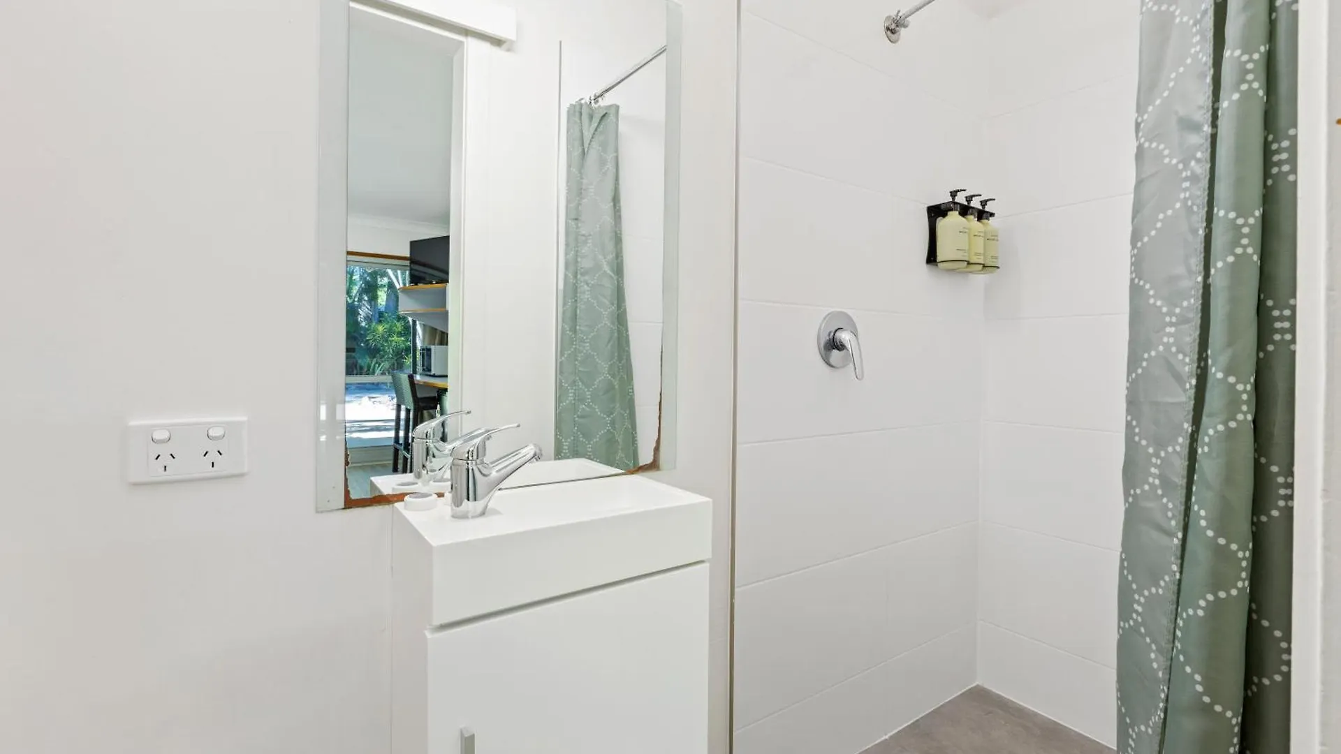 ***  Tasman Holiday Parks - Airlie Beach Australia